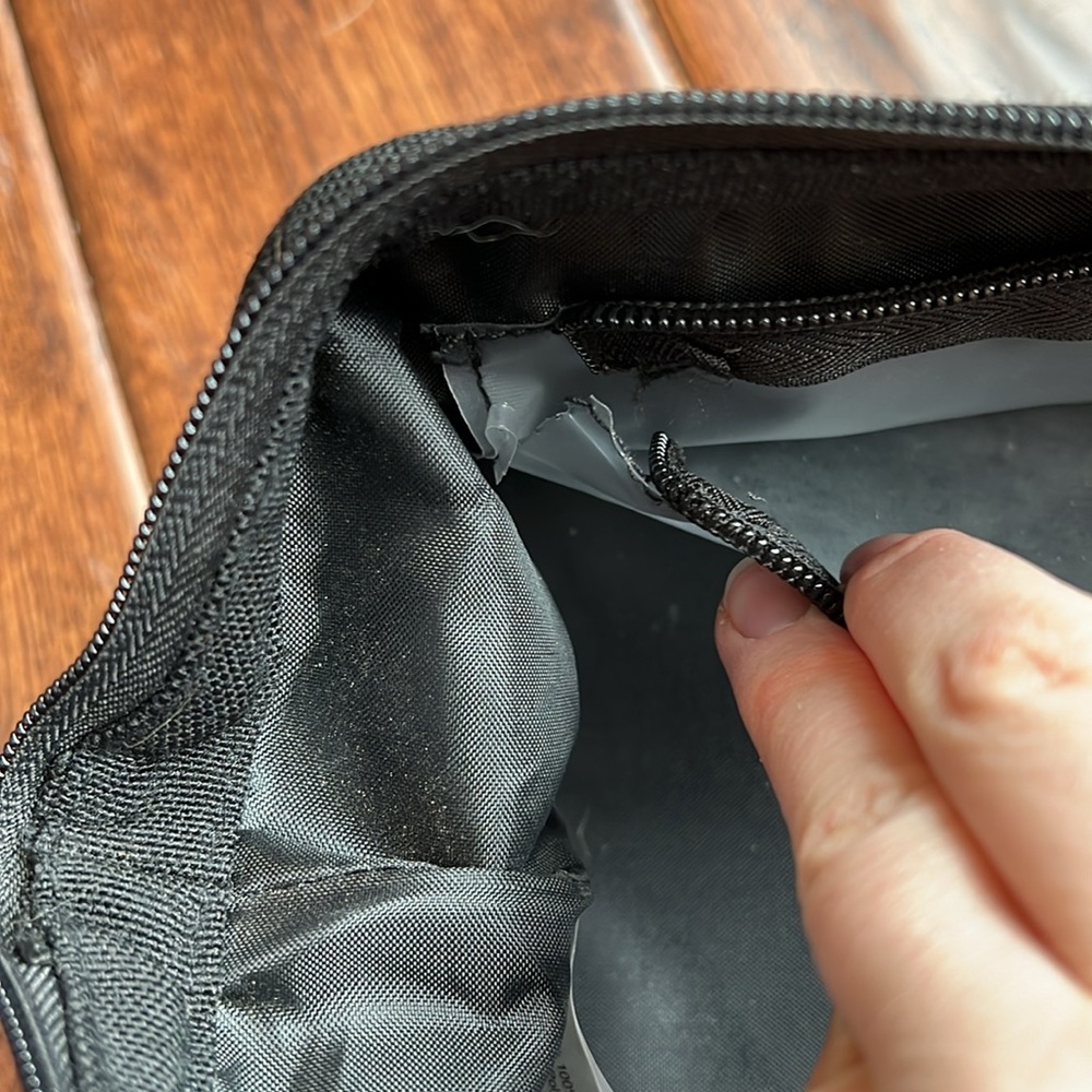 Black Beis Bundle, Convertible Weekender bag and Weekender Mini, &Cosmetic pouch - Picture 12 of 16